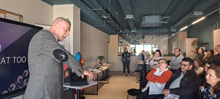 Article Title - Unveiling the Transformative Power of CrEd Corporate Training